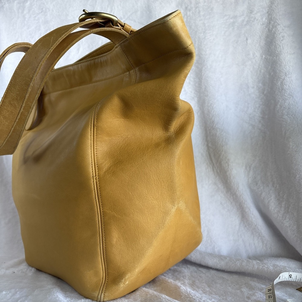 Vintage COACH Soho Duffle Tote Bag Mustard Yellow Leather Large 4082 90s USA - Picture 7 of 16